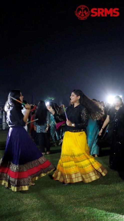 DANDIYA, DHOL & FULL-ON DHAMAAL | SRMS ENGINEERING CAMPUS TURNED THE FESTIVE VIBE ALL THE WAY UP!